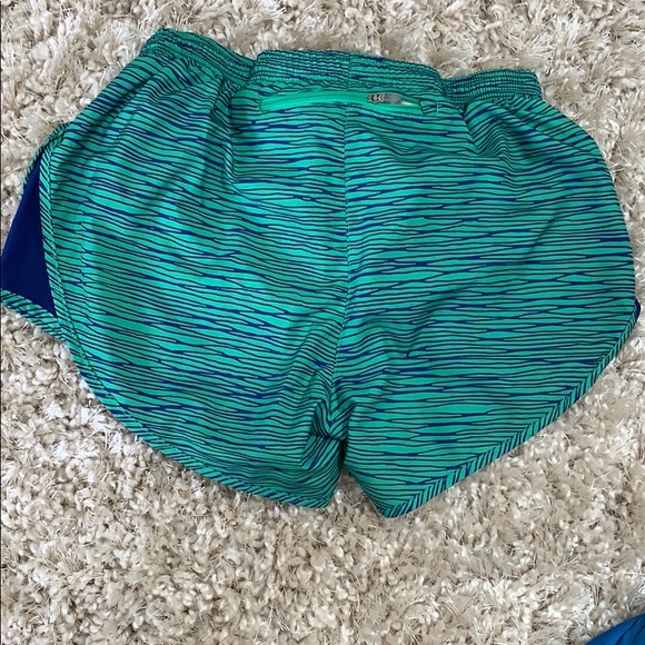 Nike running shorts - Picture 2 of 2